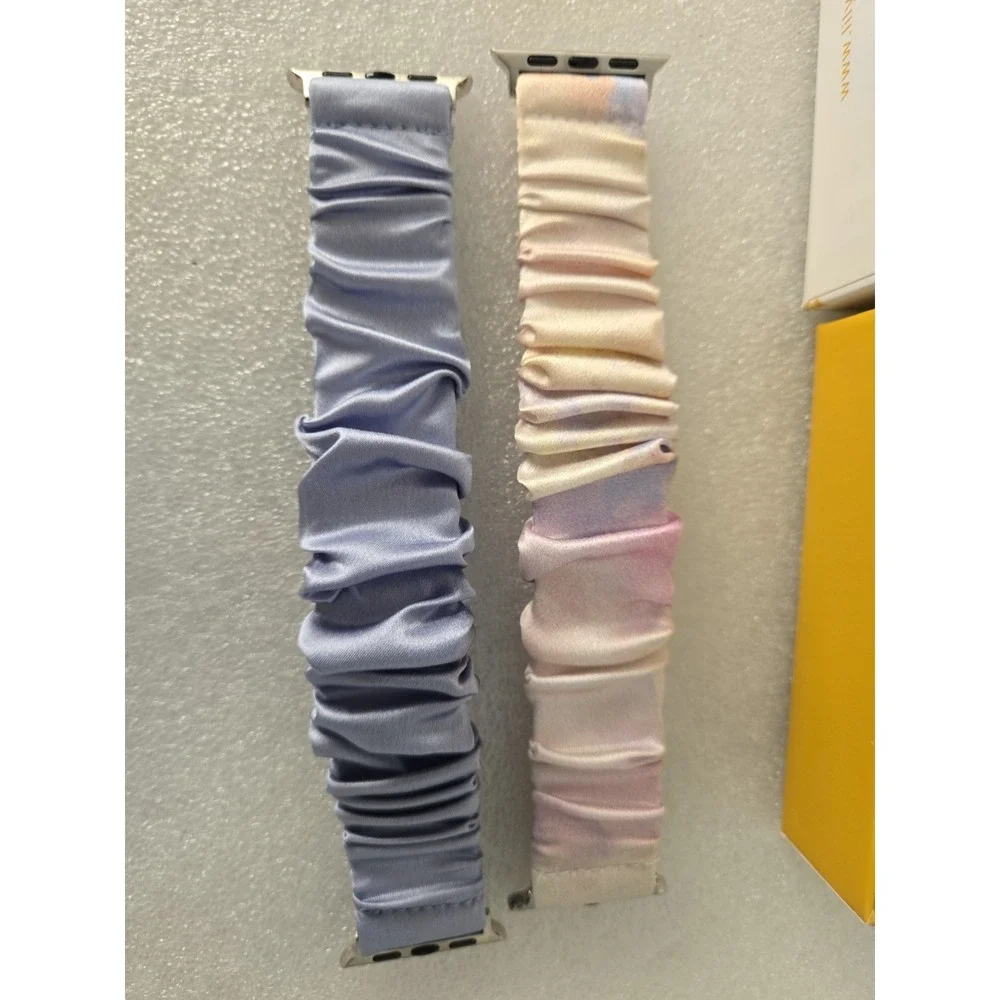 LilySilk Apple Watch band Silk scrunchies New In Gift Box 38/40 Mm Set Of 2